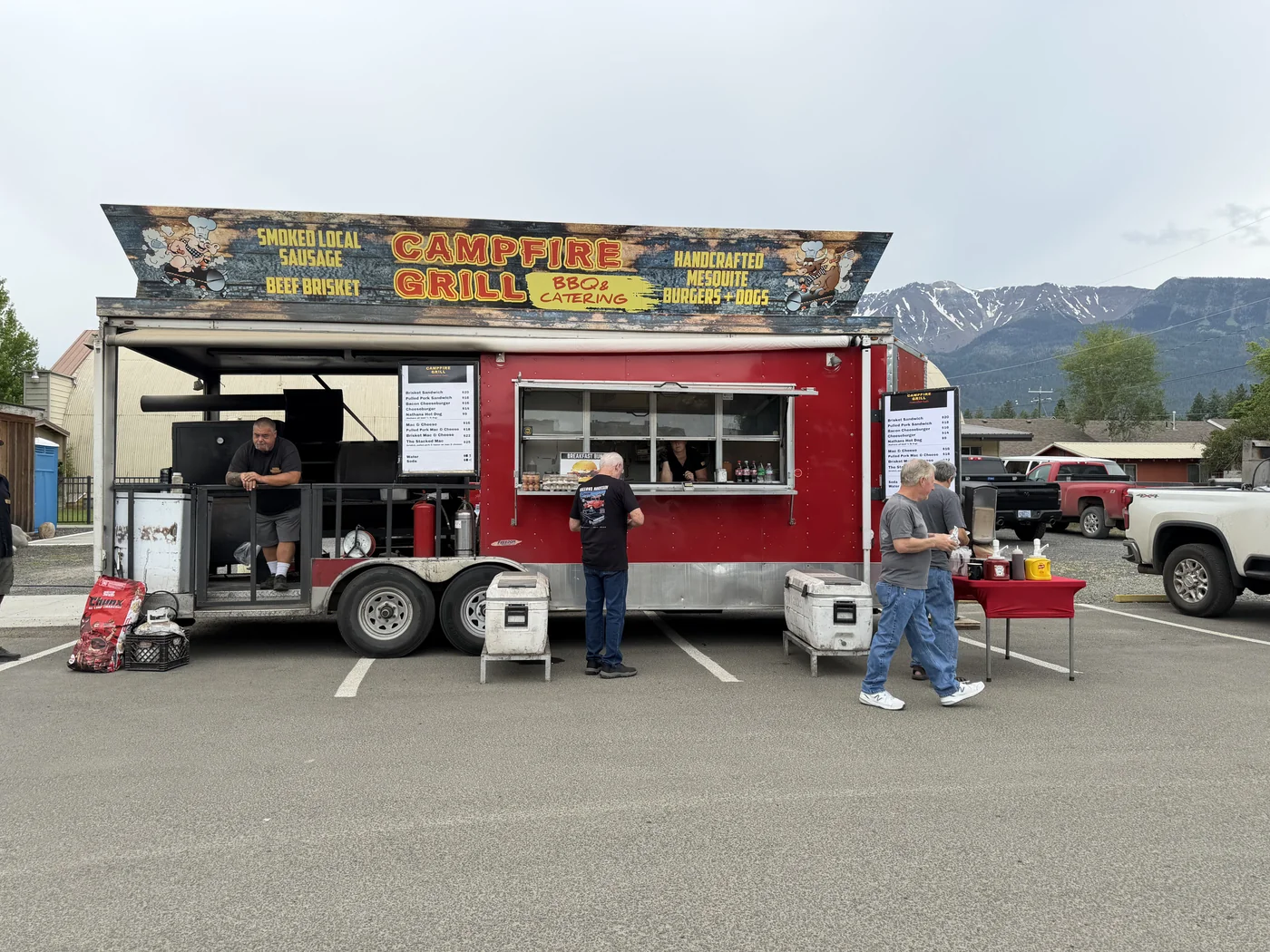 Campfire Grill crew and customers at Mountain High Broncs & Bulls
